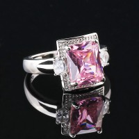 кольцо из серебра 925 пробы с цирконом и розовым топазом